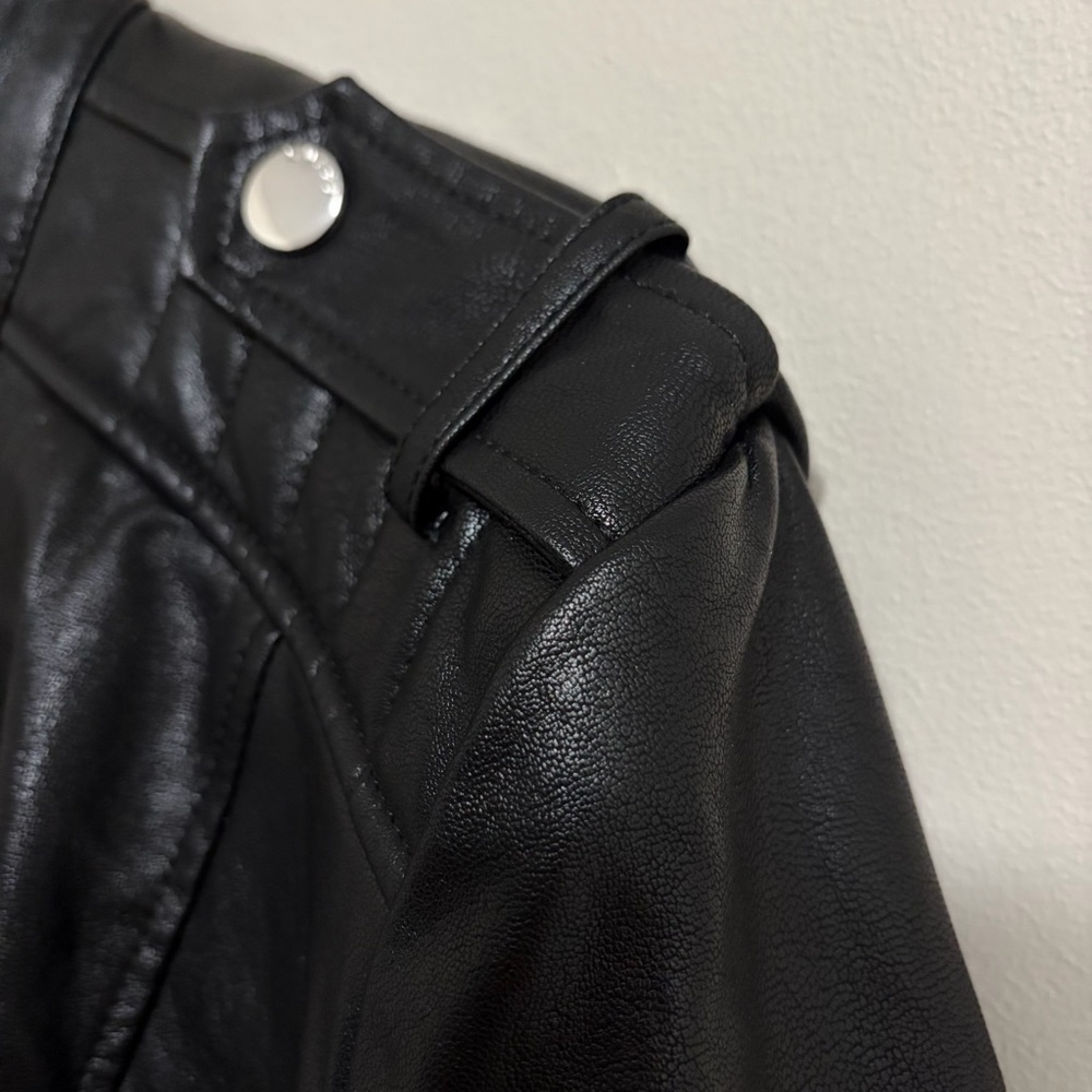 Guess Women's Sleek Black Leather Style Jacket Women’s Large - Picture 8 of 10
